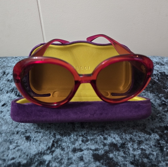 Round pink Gucci sunglasses - Picture 4 of 16